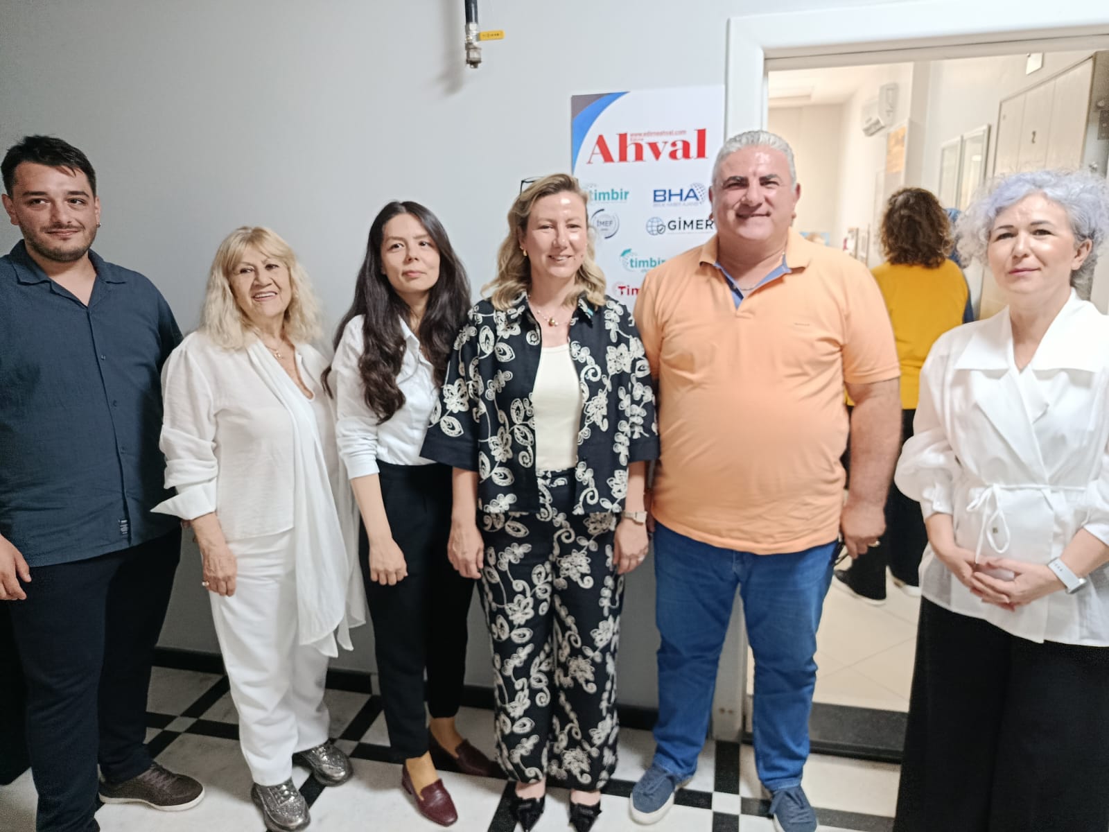 Edirne’de ilkeli, doğru ve objektif habercilik anlayışıyla kentin nabzını tutan, yerel basının güçlü sesi edirneahval.com internet haber sitesi, yayın hayatındaki 10’uncu yılını gururla kutladı.